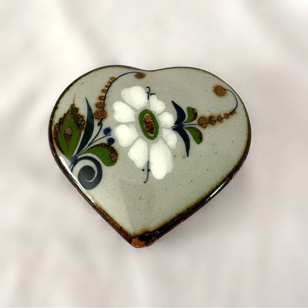 Vintage talavera ceramic heart trinket holder box flower hand painted mexico